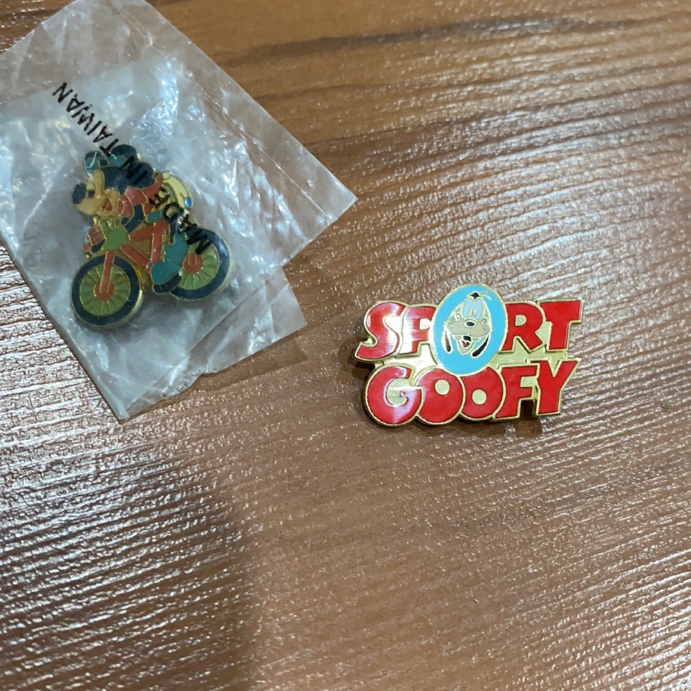 Disney, Mickey on a bike & Sport Goofy set of 2